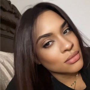 Meet your Posher, Briana